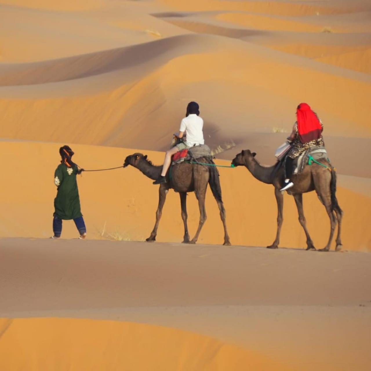Hotel Tafouyte Luxury Camp Merzouga Esterno foto